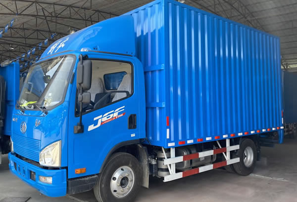 解放j6f4.2米輕卡150馬力載貨車