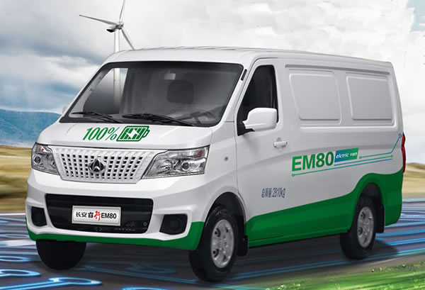 長安睿行EM80新能源面包車平頂