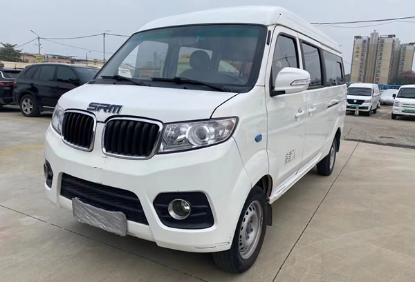 華晨鑫源X30L 7座客運(yùn)版面包車