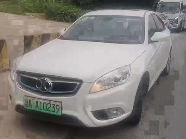 廣州低價(jià)網(wǎng)約車租車北汽260綜合月租2400