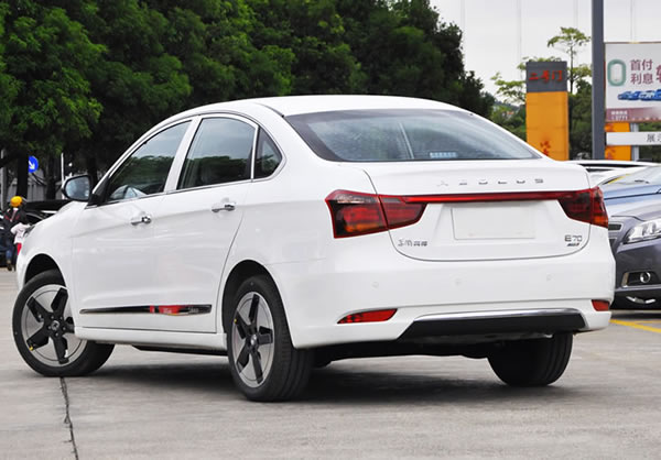 廣州網(wǎng)約車東風E70全新車出租