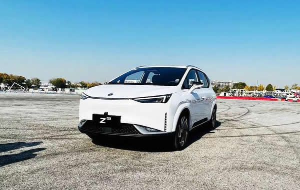 合創(chuàng)z03新能源汽車