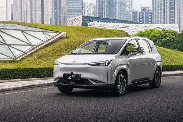 合創(chuàng)z03新能源汽車