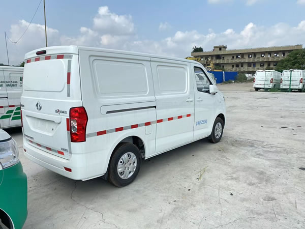 廣州長安EM60新能源面包車租車