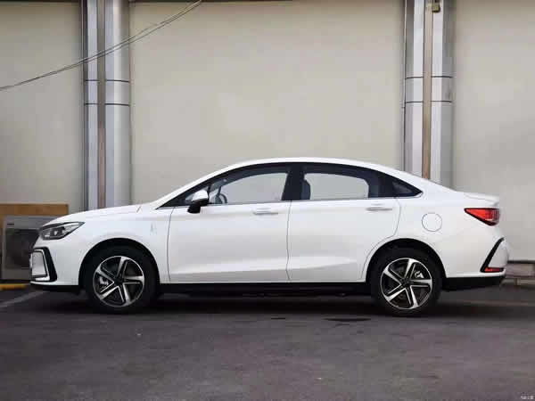 廣州全新車新款北汽EU5網(wǎng)約車租車